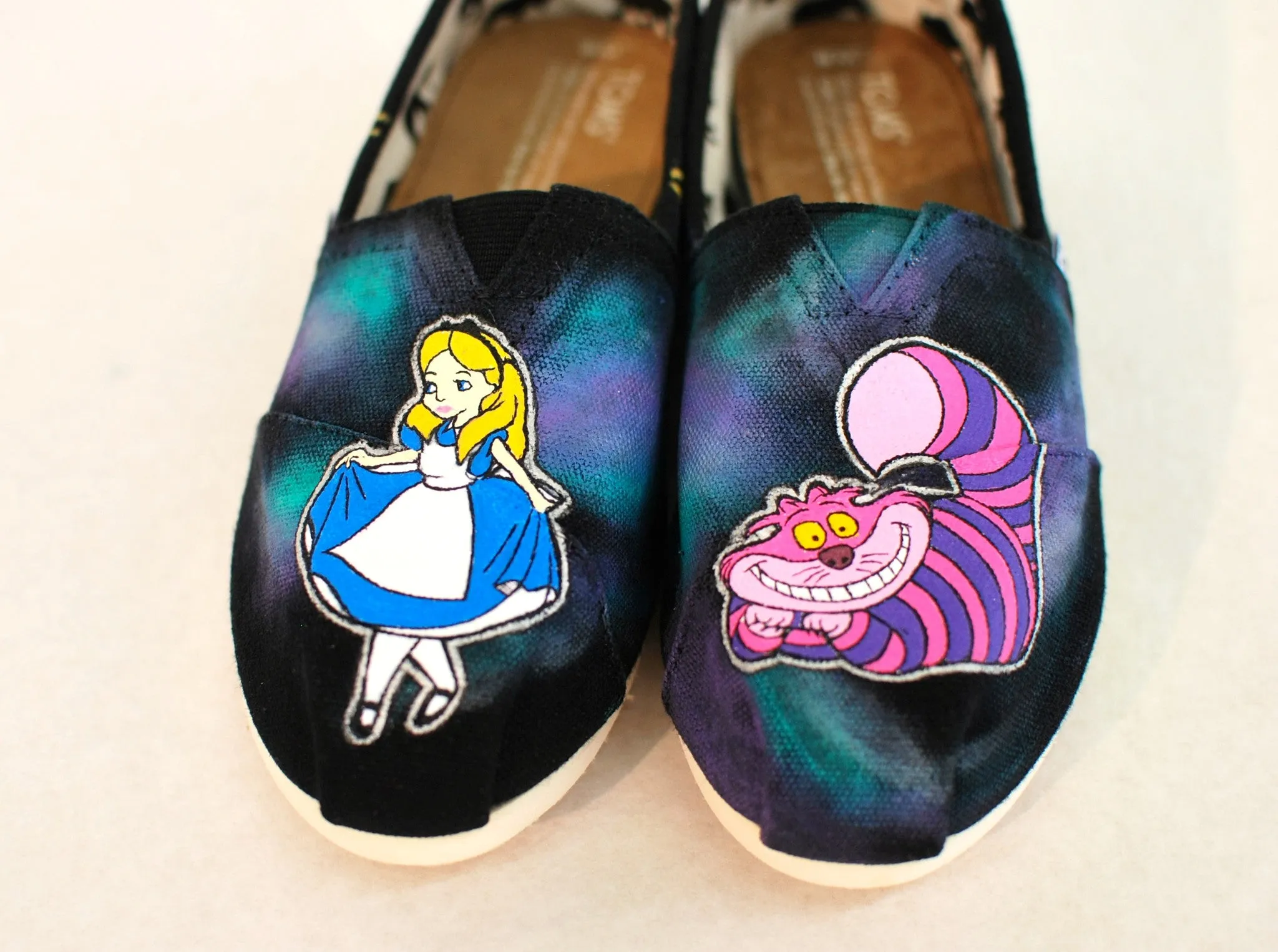 Alice in Wonderland Toms shoes