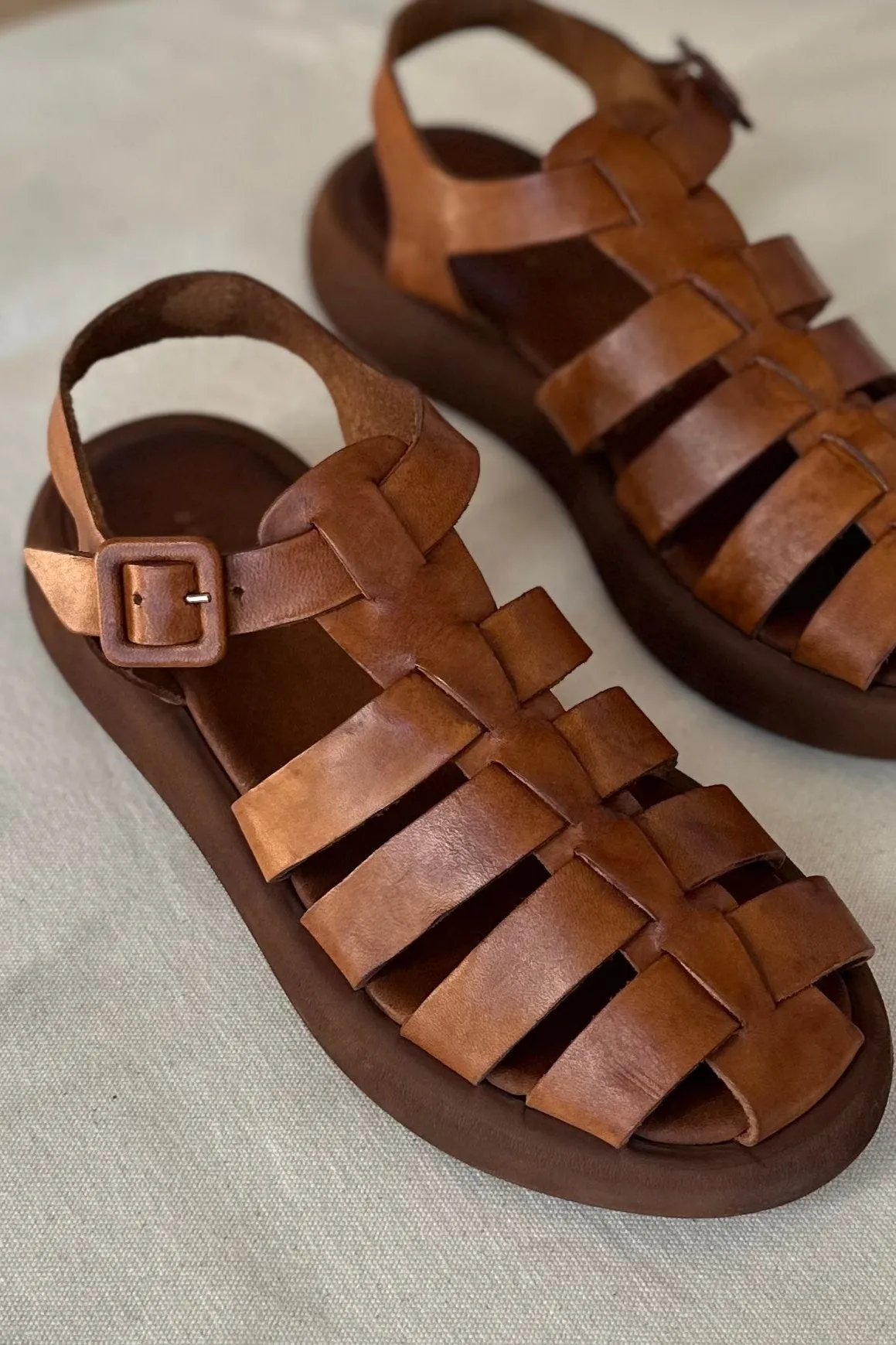 Augusta Sandal, Sigaro