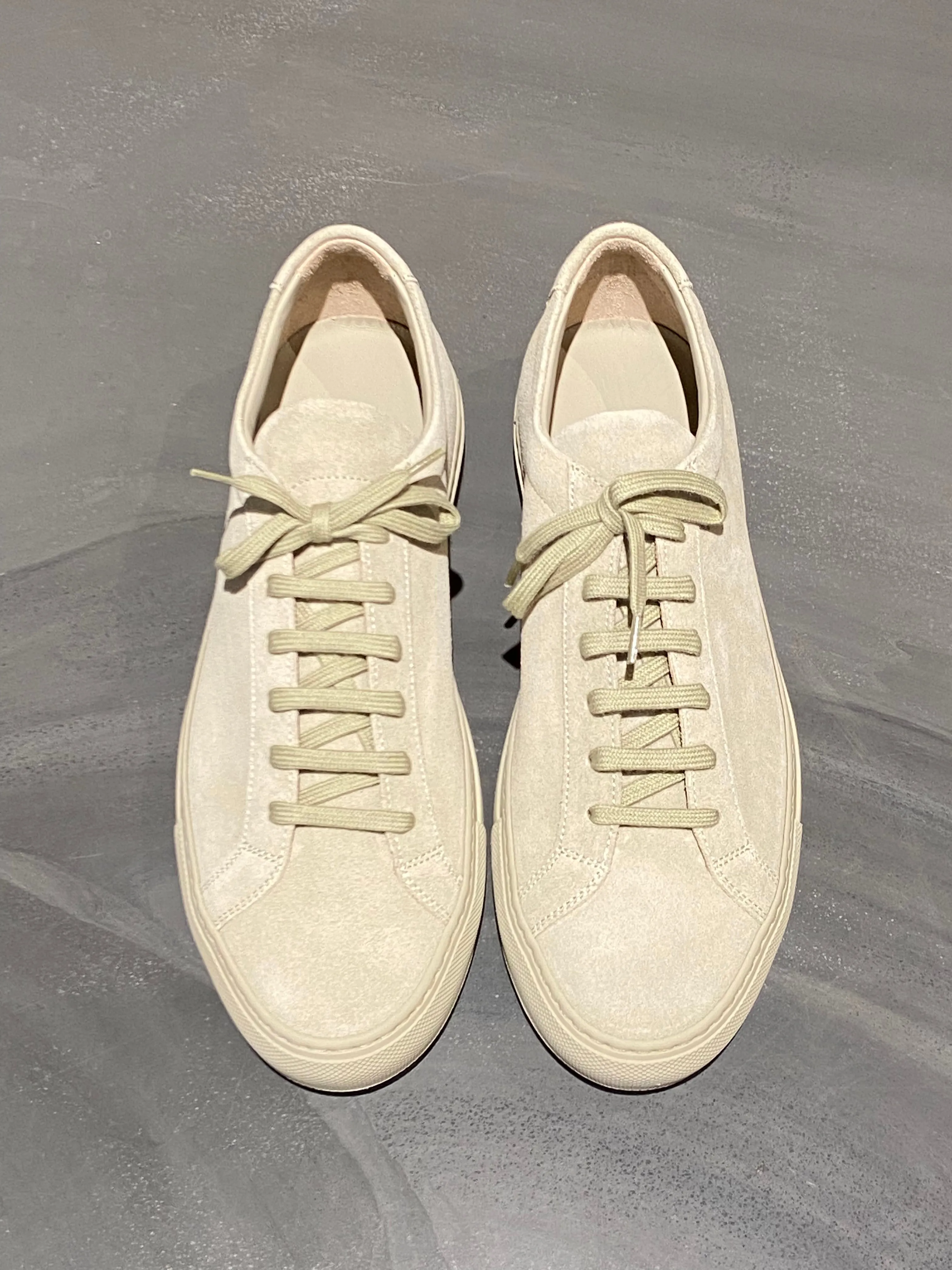 COMMON PROJECTS 2411 ORIGINAL ACHILLES LOW SUEDE BONE