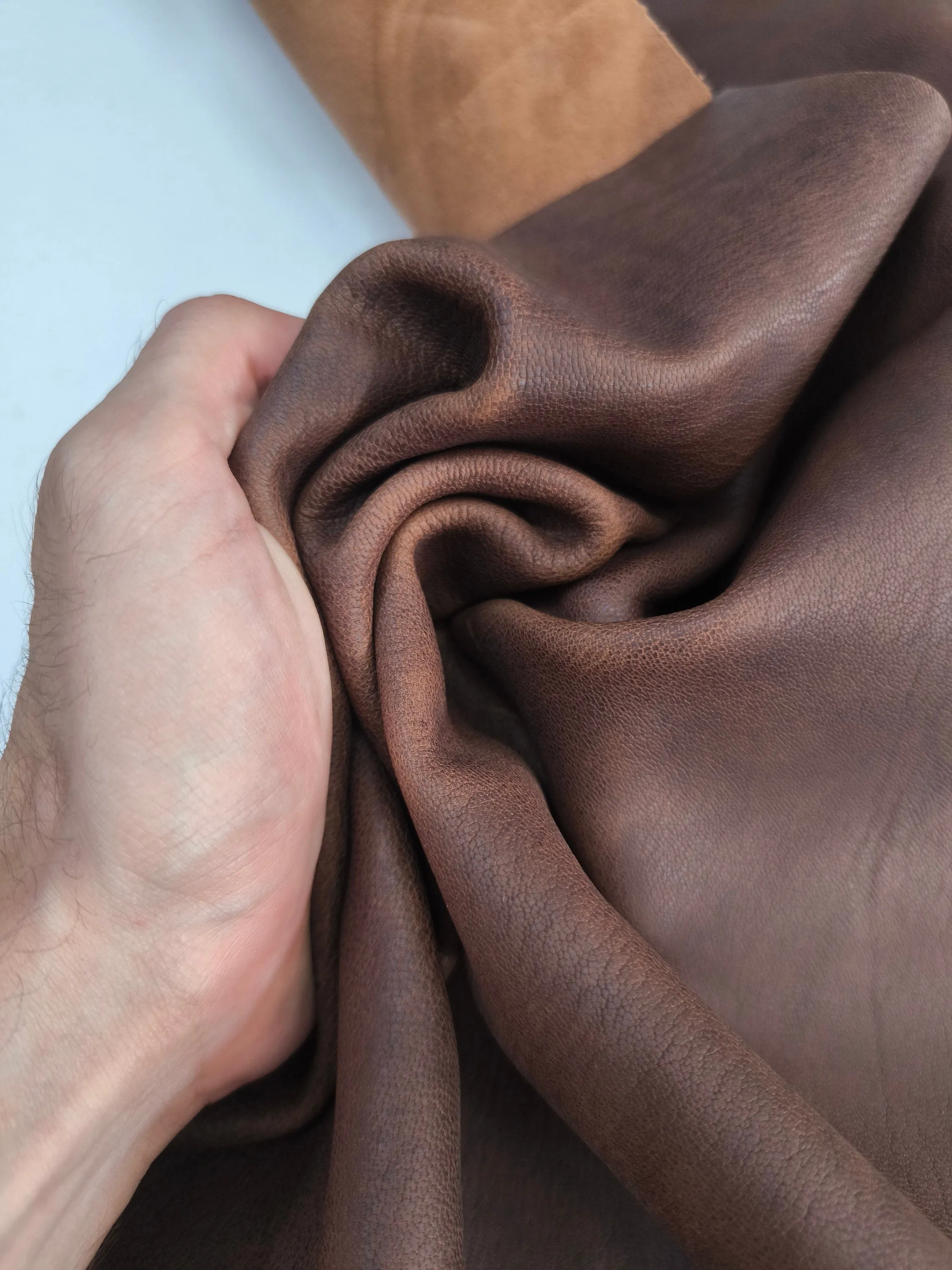 Goat leather, soft and thick with a pull-up effect, Genuine goat skin leather for crafts thickness 1,3mm (3 oz)