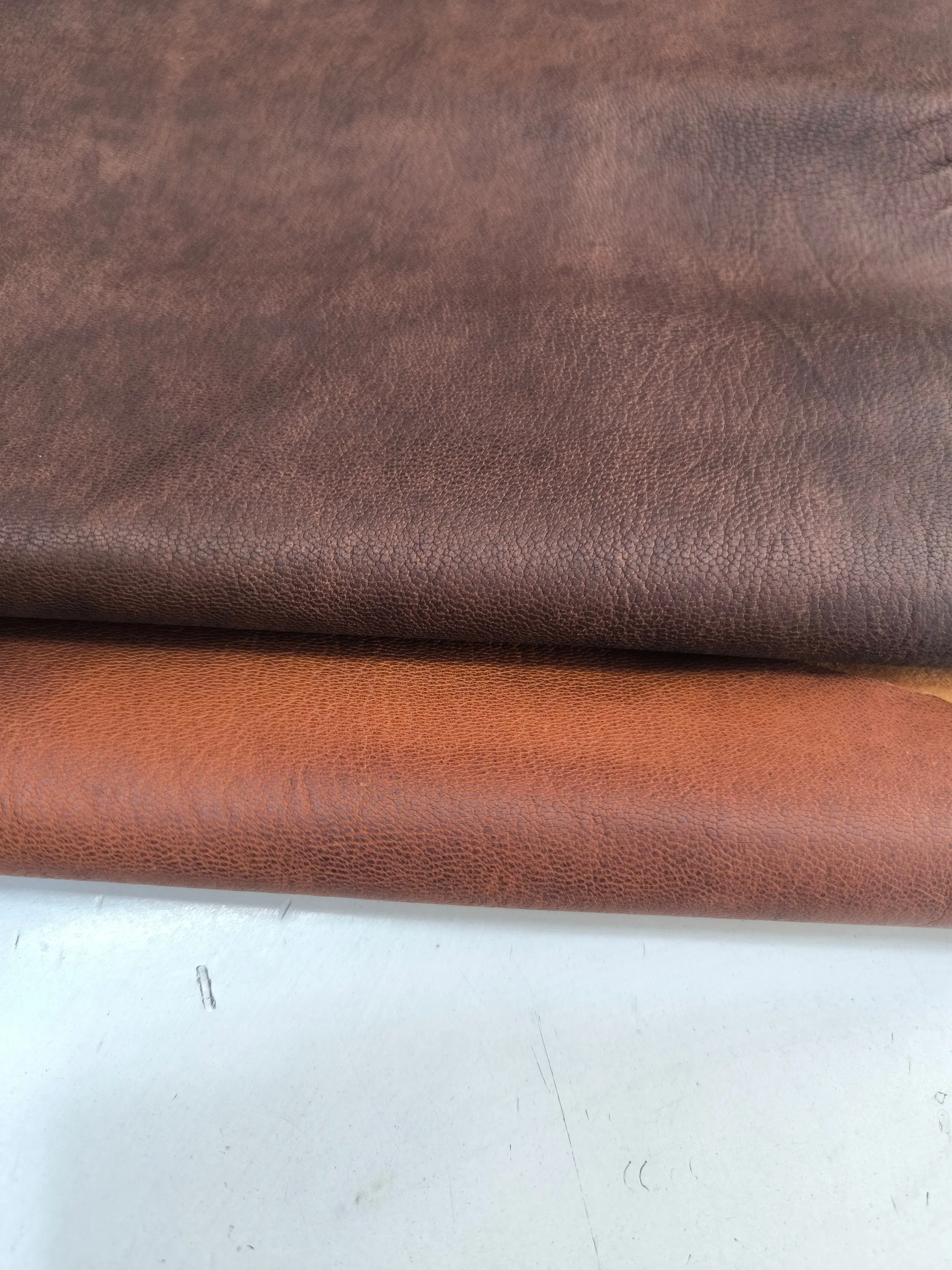 Goat leather, soft and thick with a pull-up effect, Genuine goat skin leather for crafts thickness 1,3mm (3 oz)