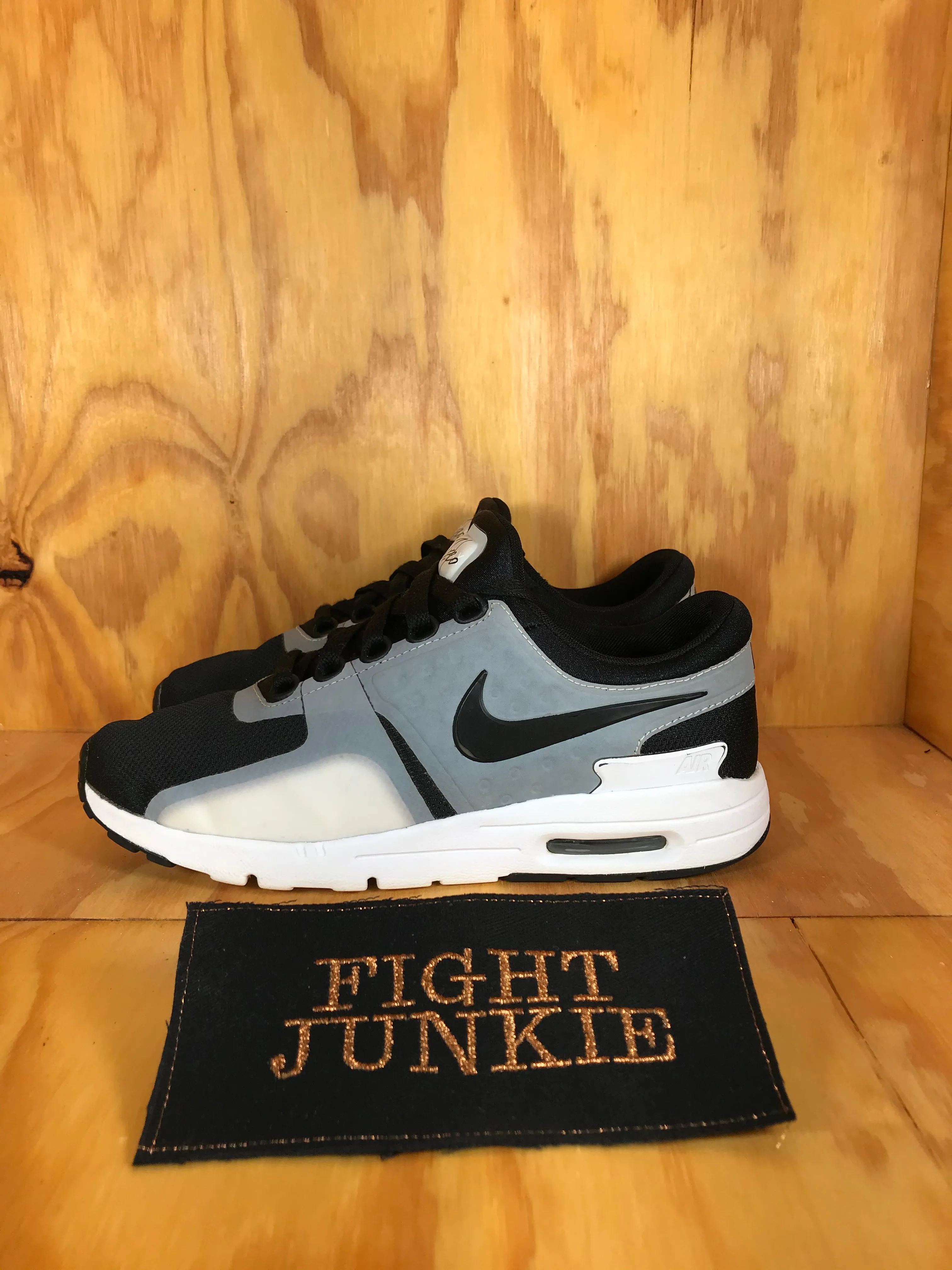 NIKE AIR MAX ZERO Womens Size 7 Athletic Shoes Sneakers